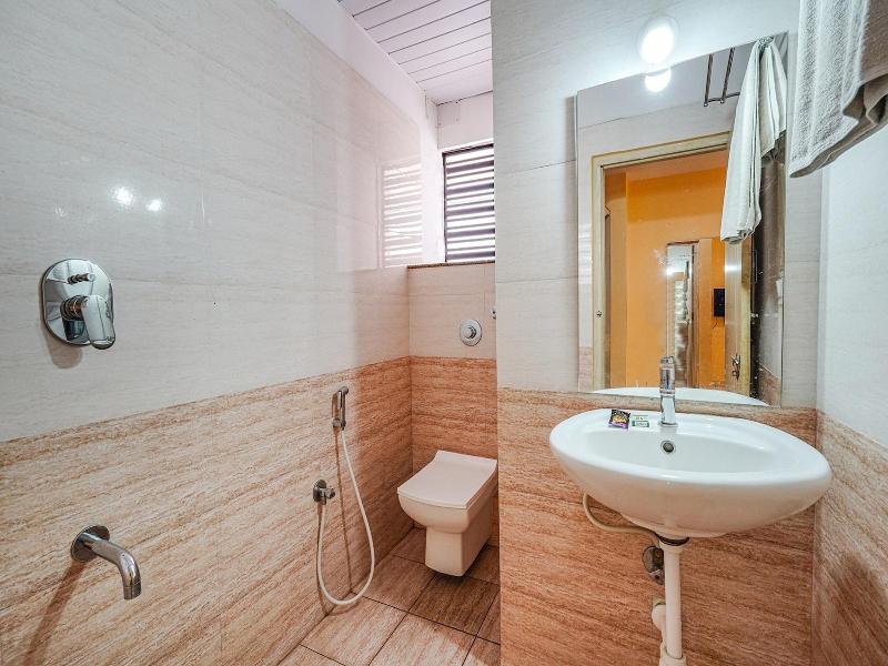 Fabhotel Bns Comforts image
