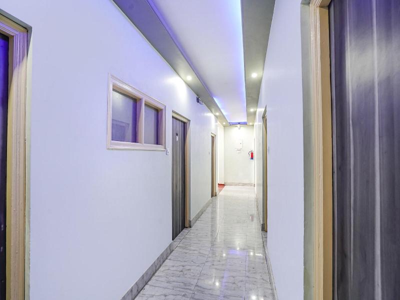 Fabhotel Deepak Palace — view