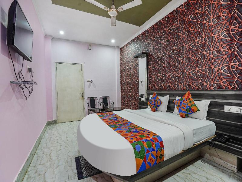 Fabhotel Deepak Palace image