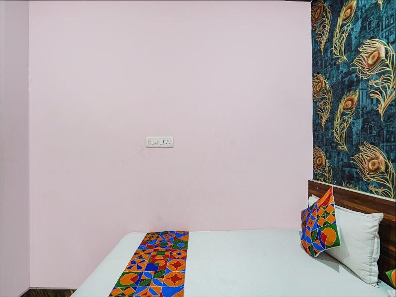 Fabhotel Deepak Palace image