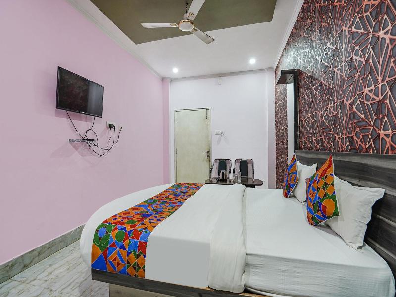 Fabhotel Deepak Palace image