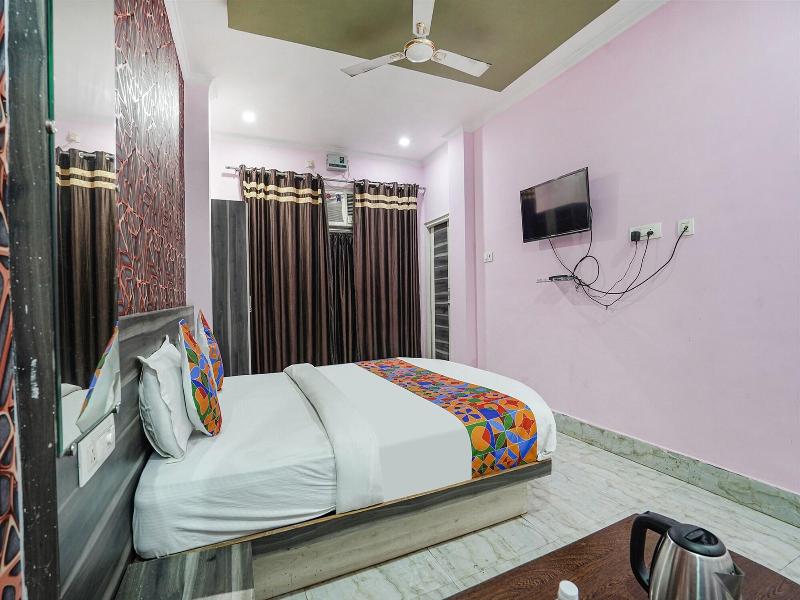 Fabhotel Deepak Palace image
