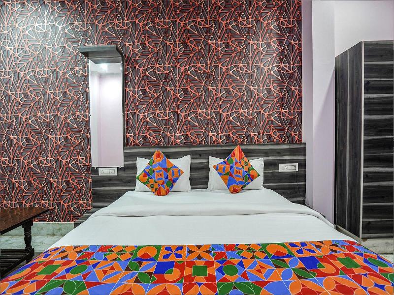Fabhotel Deepak Palace image