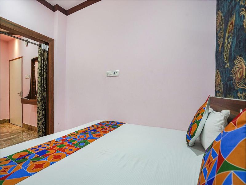 Fabhotel Deepak Palace image