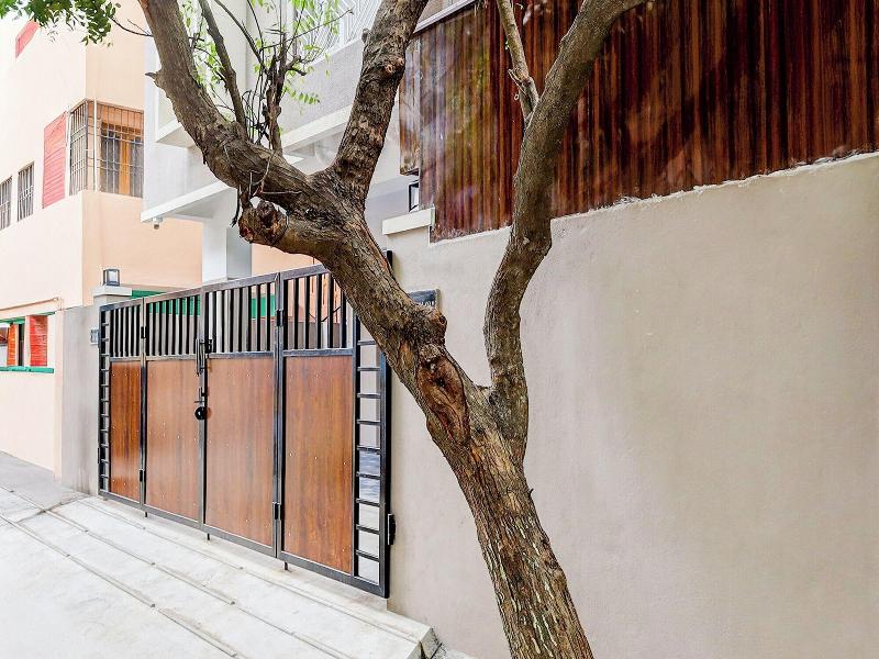 Fabhotel Home Tree Service Apartment I image