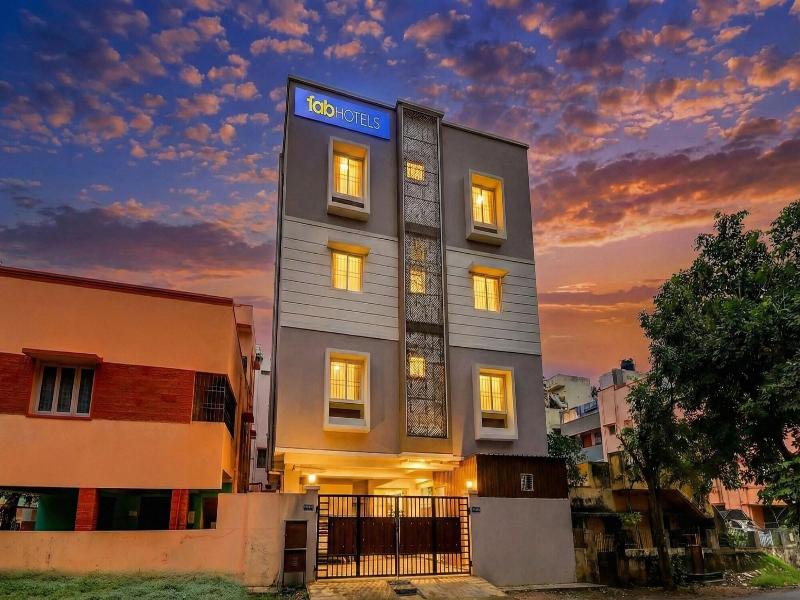 Fabhotel Home Tree Service Apartment I image