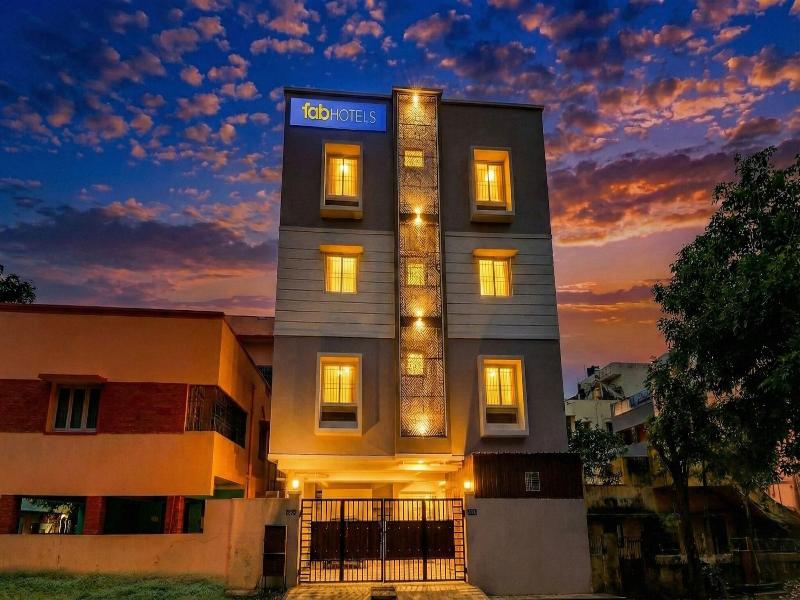Fabhotel Home Tree Service Apartment I image