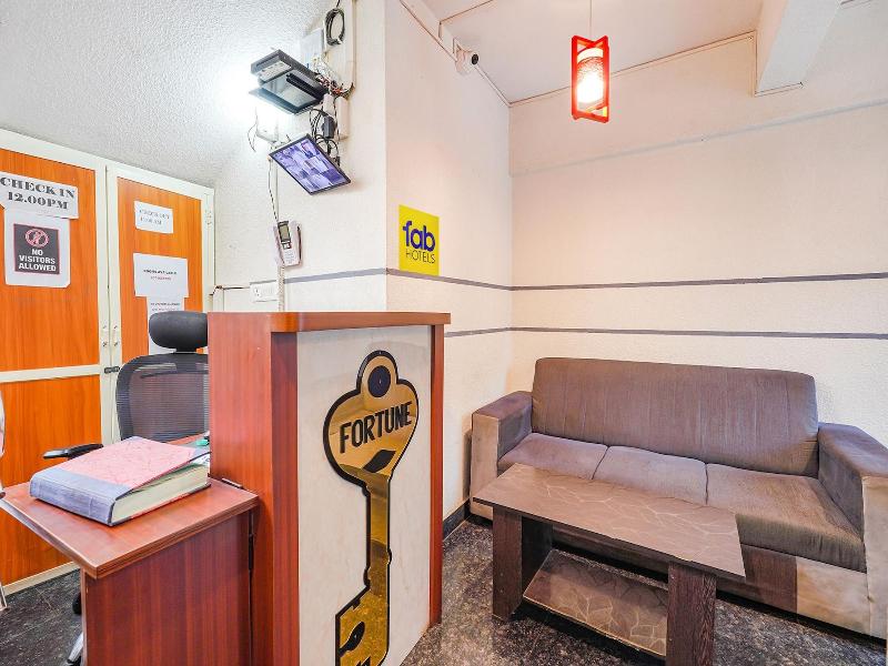 Fabhotel Emirates Inn image