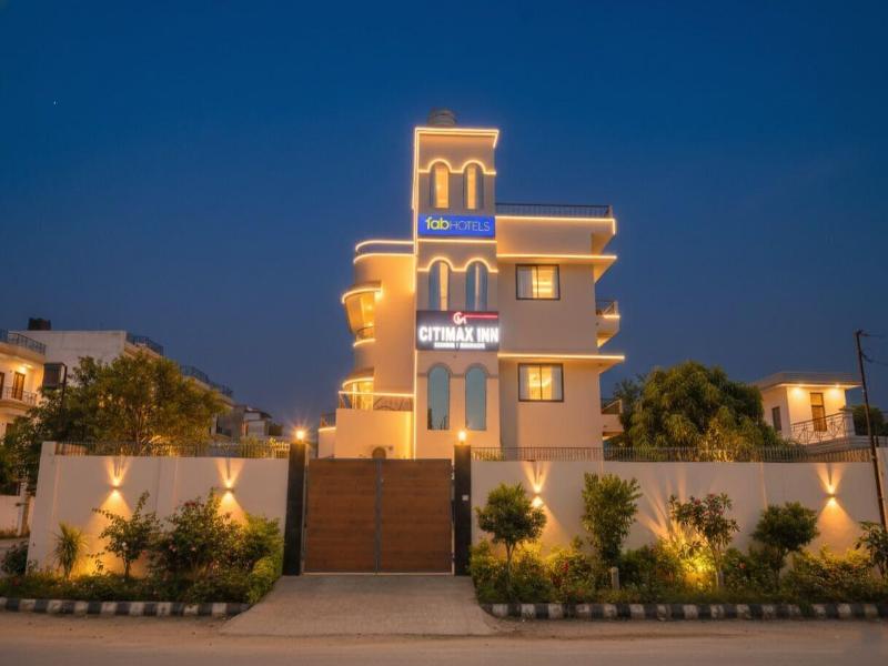 Fabhotel Downtown Residency — general view
