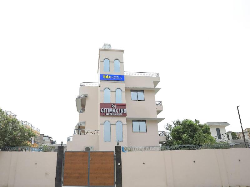 Fabhotel Downtown Residency — general view
