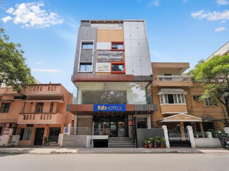 Fabhotel Royal Grand image