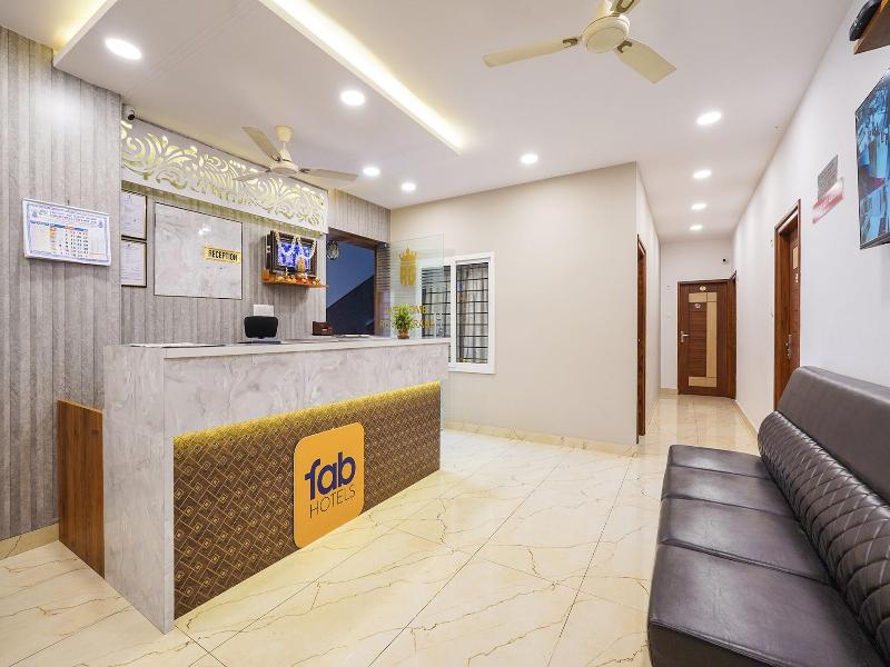 Fabhotel Royal Grand image
