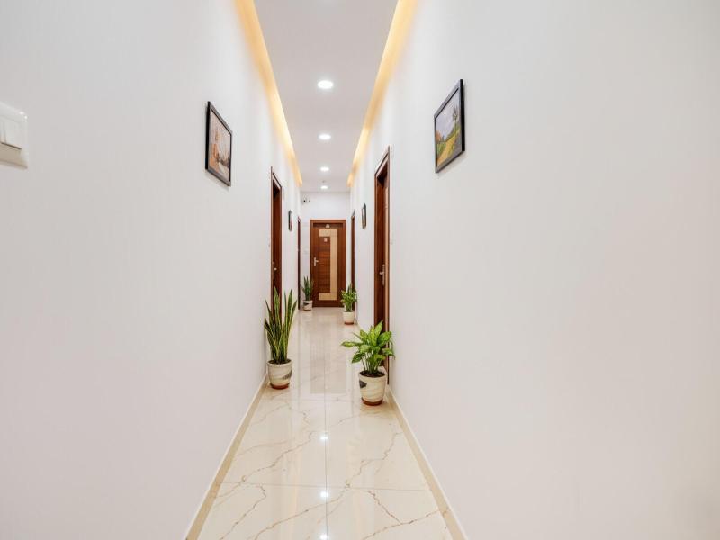 Fabhotel Royal Grand image