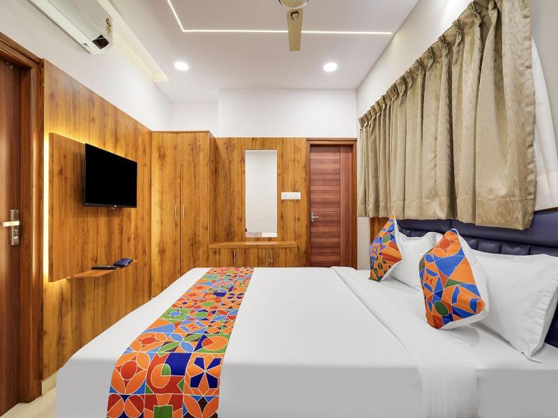 Fabhotel Royal Grand image