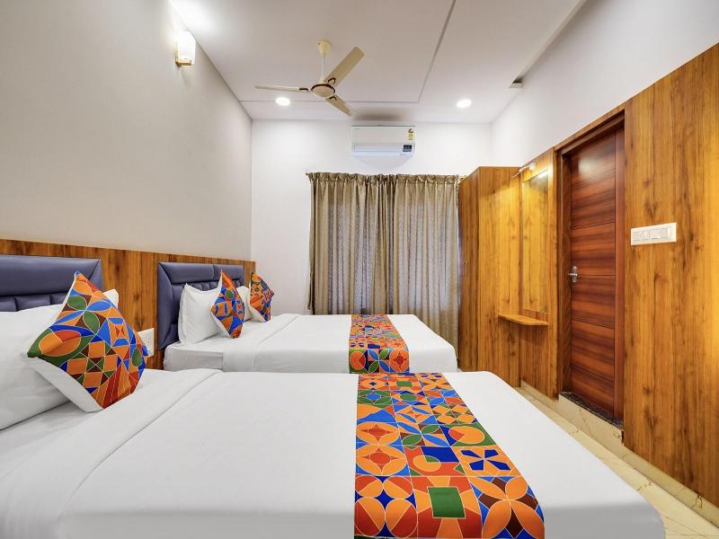 Fabhotel Royal Grand image