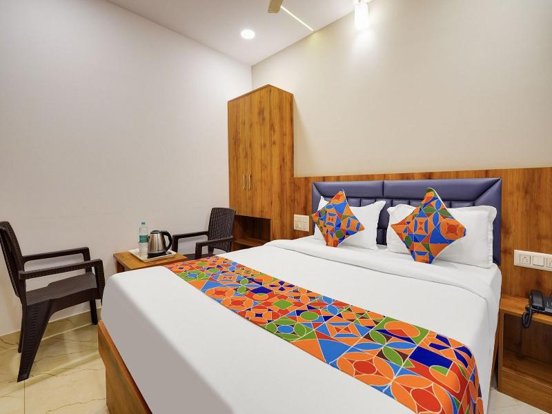 Fabhotel Royal Grand image
