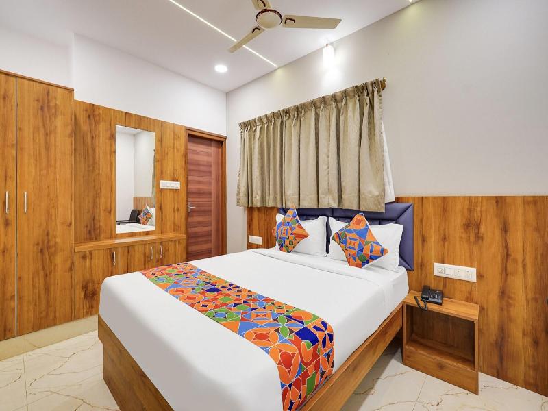 Fabhotel Royal Grand image