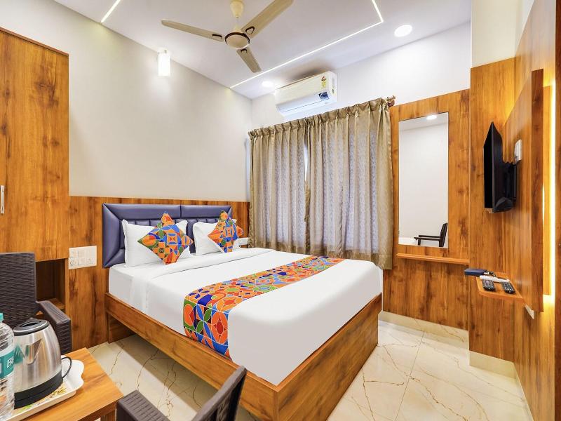 Fabhotel Royal Grand image
