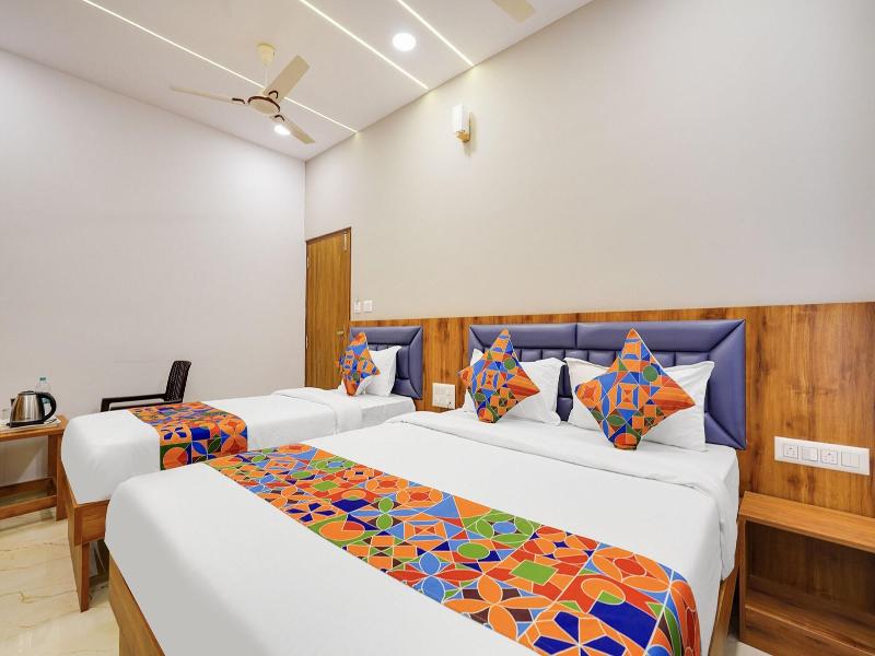 Fabhotel Royal Grand image