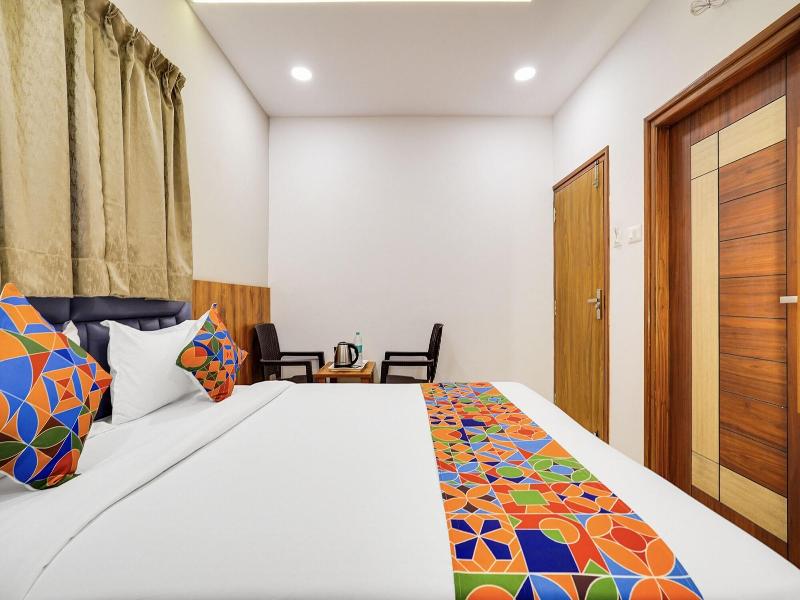 Fabhotel Royal Grand image