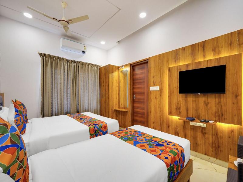 Fabhotel Royal Grand image