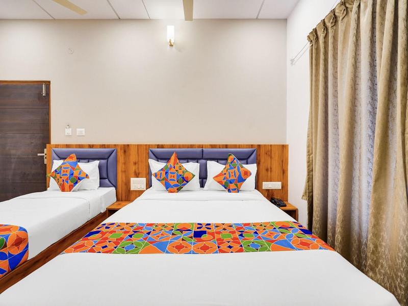 Fabhotel Royal Grand image