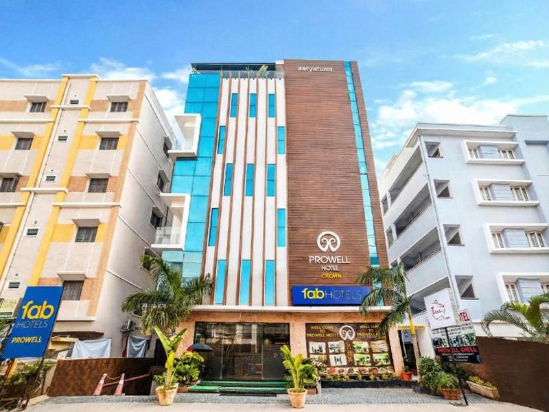 Fabhotel Prime Prowell Crown — exterior view