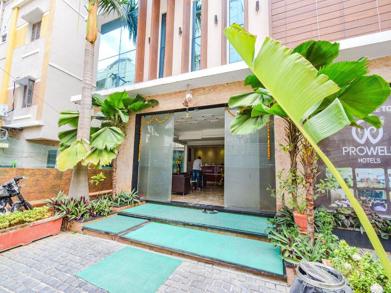 Fabhotel Prime Prowell Crown — general view
