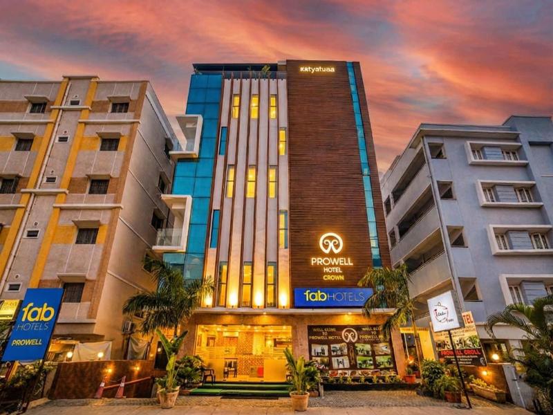 Fabhotel Prime Prowell Crown — general view