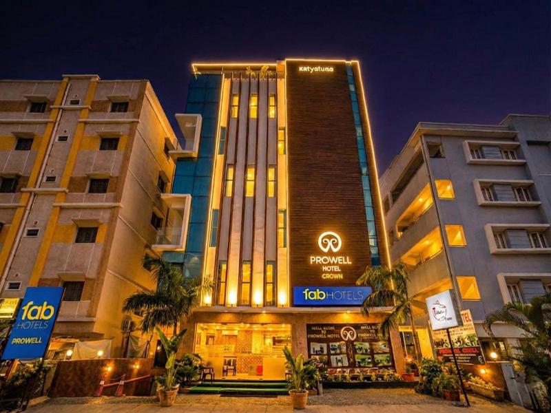 Fabhotel Prime Prowell Crown — general view