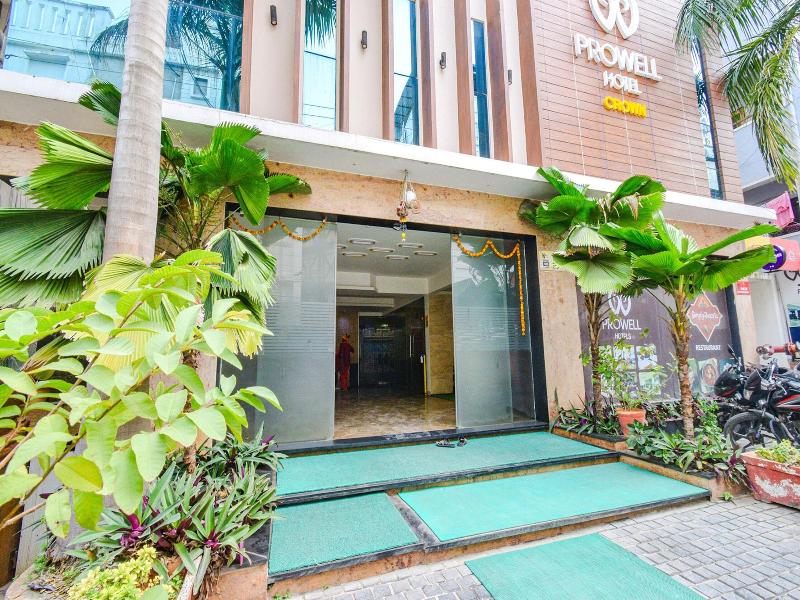 Fabhotel Prime Prowell Crown — general view