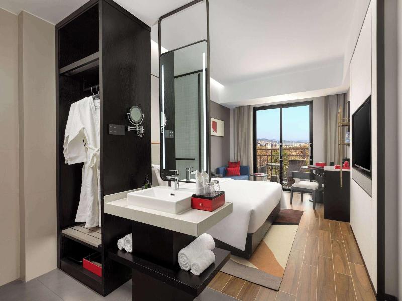 Ramada By Wyndham Xishuangbanna Jinghong image