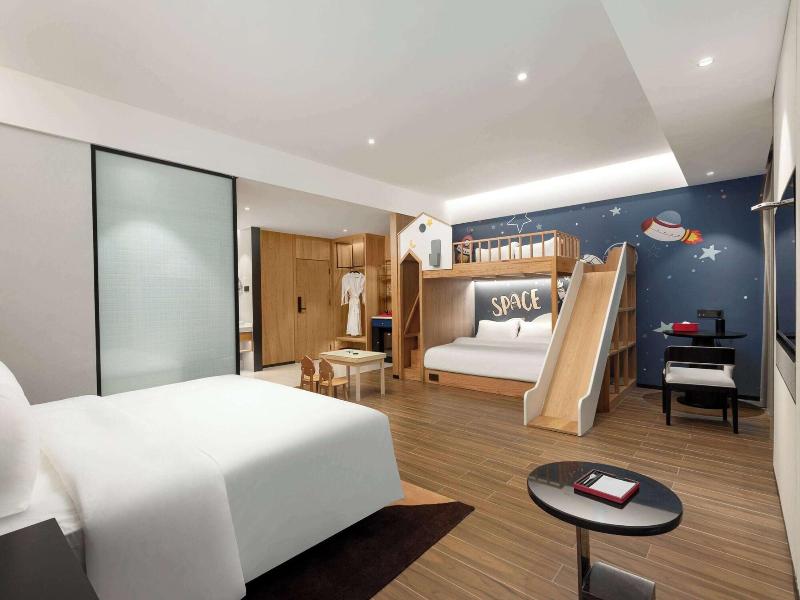 Ramada By Wyndham Xishuangbanna Jinghong image