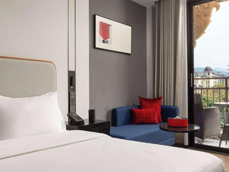 Ramada By Wyndham Xishuangbanna Jinghong image