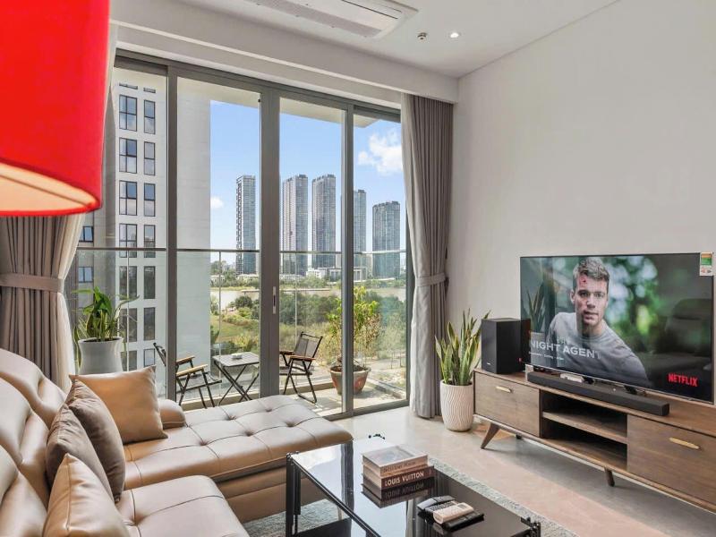 The Crest Residence Luxury By Metropole image