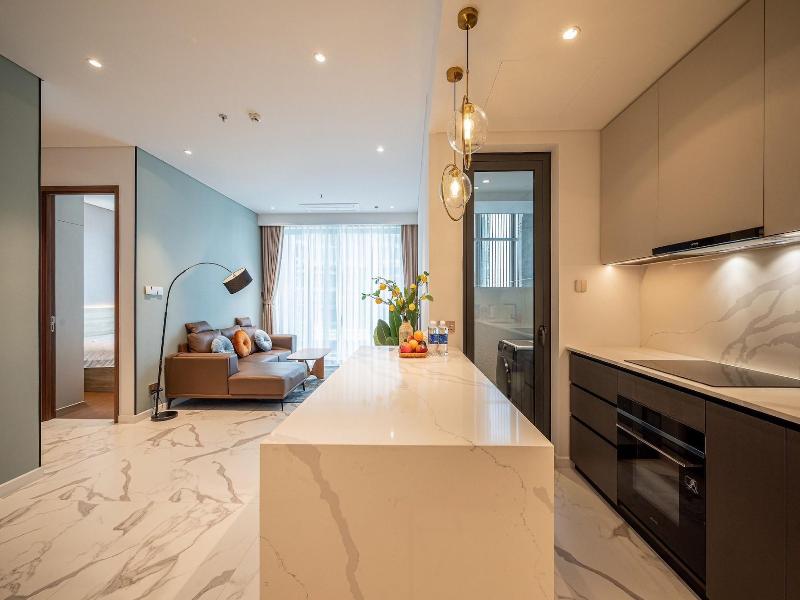 The Crest Residence Luxury By Metropole image