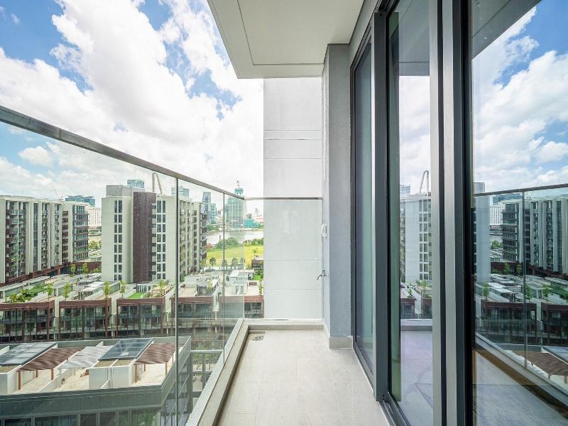 The Crest Residence Luxury By Metropole image