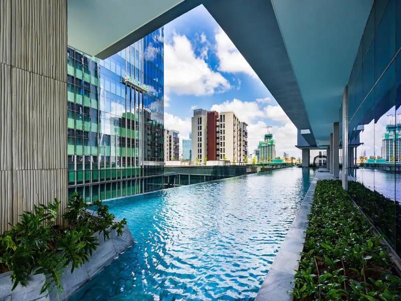 The Crest Residence Luxury By Metropole image