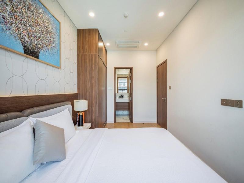 The Crest Residence Luxury By Metropole image