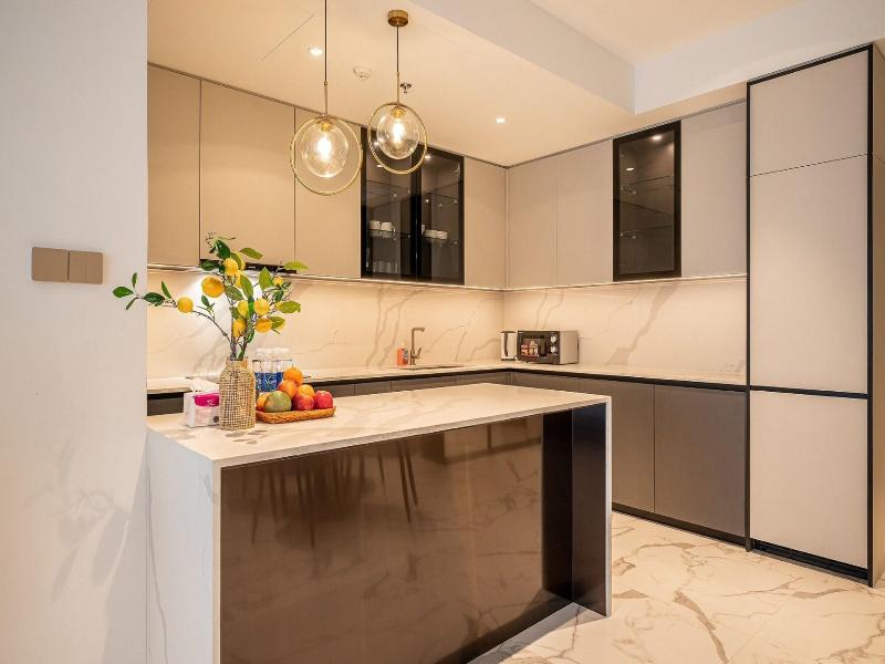 The Crest Residence Luxury By Metropole image