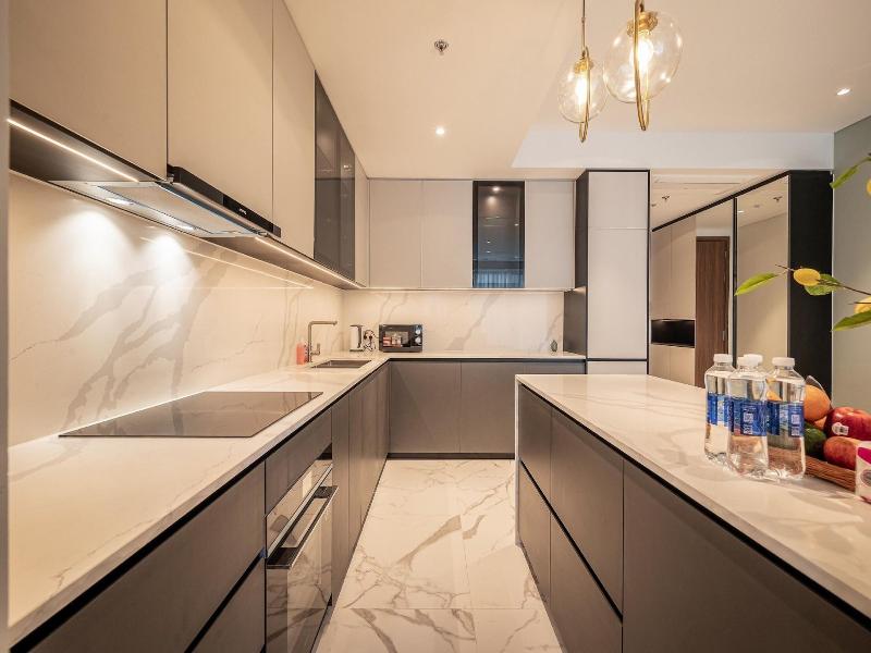 The Crest Residence Luxury By Metropole image