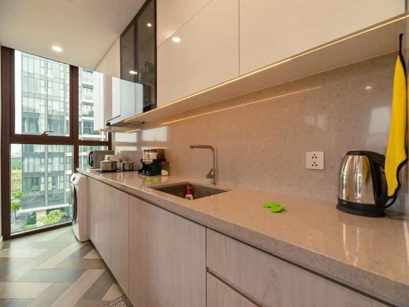 The Crest Residence Luxury By Metropole image