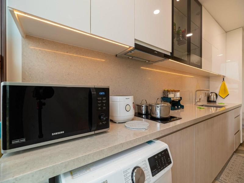 The Crest Residence Luxury By Metropole image