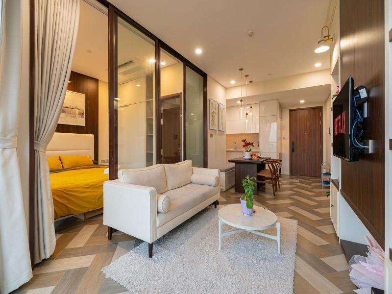 The Crest Residence Luxury By Metropole image