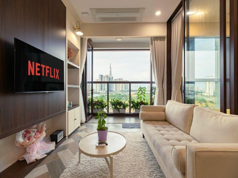 The Crest Residence Luxury By Metropole image