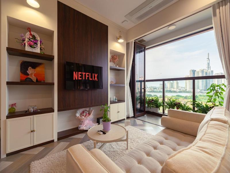 The Crest Residence Luxury By Metropole image