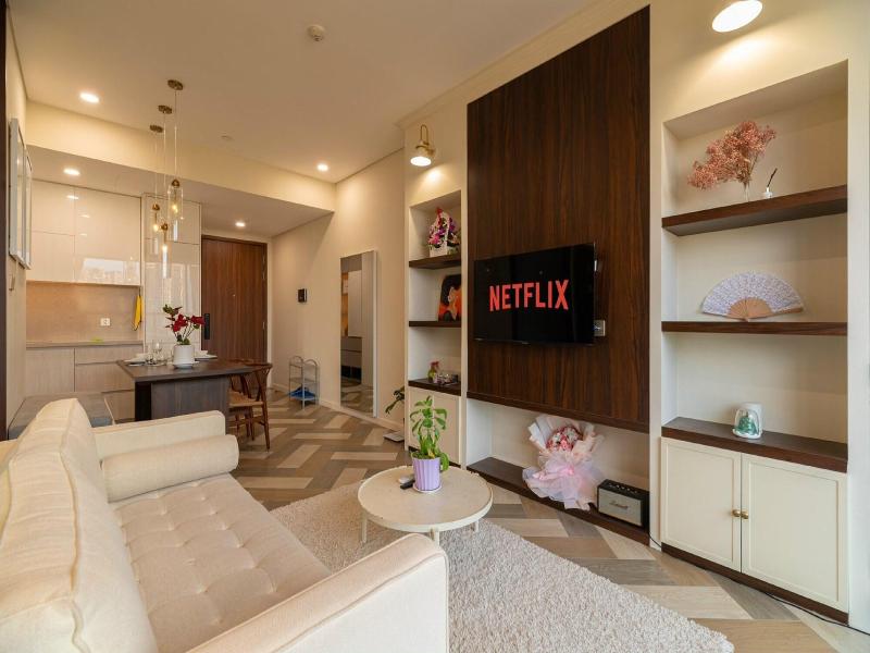The Crest Residence Luxury By Metropole image