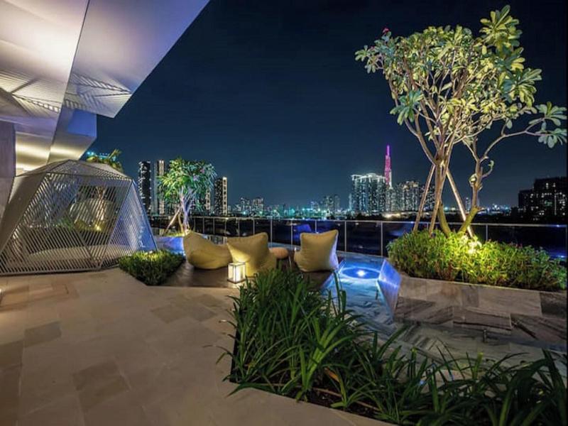 The Crest Residence Luxury By Metropole image