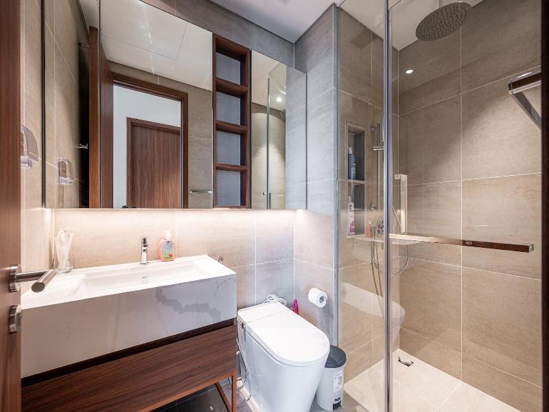 The Crest Residence Luxury By Metropole image