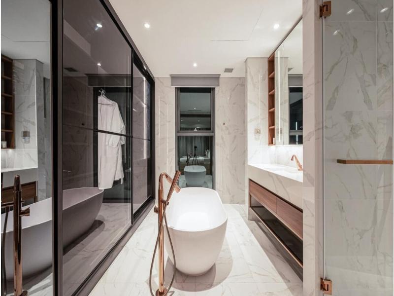 The Crest Residence Luxury By Metropole image